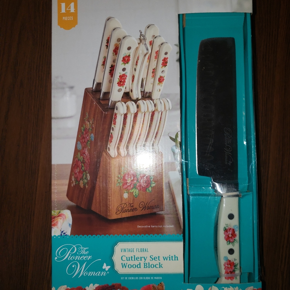 The Pioneer Woman Vintage Floral 14-Piece Cutlery